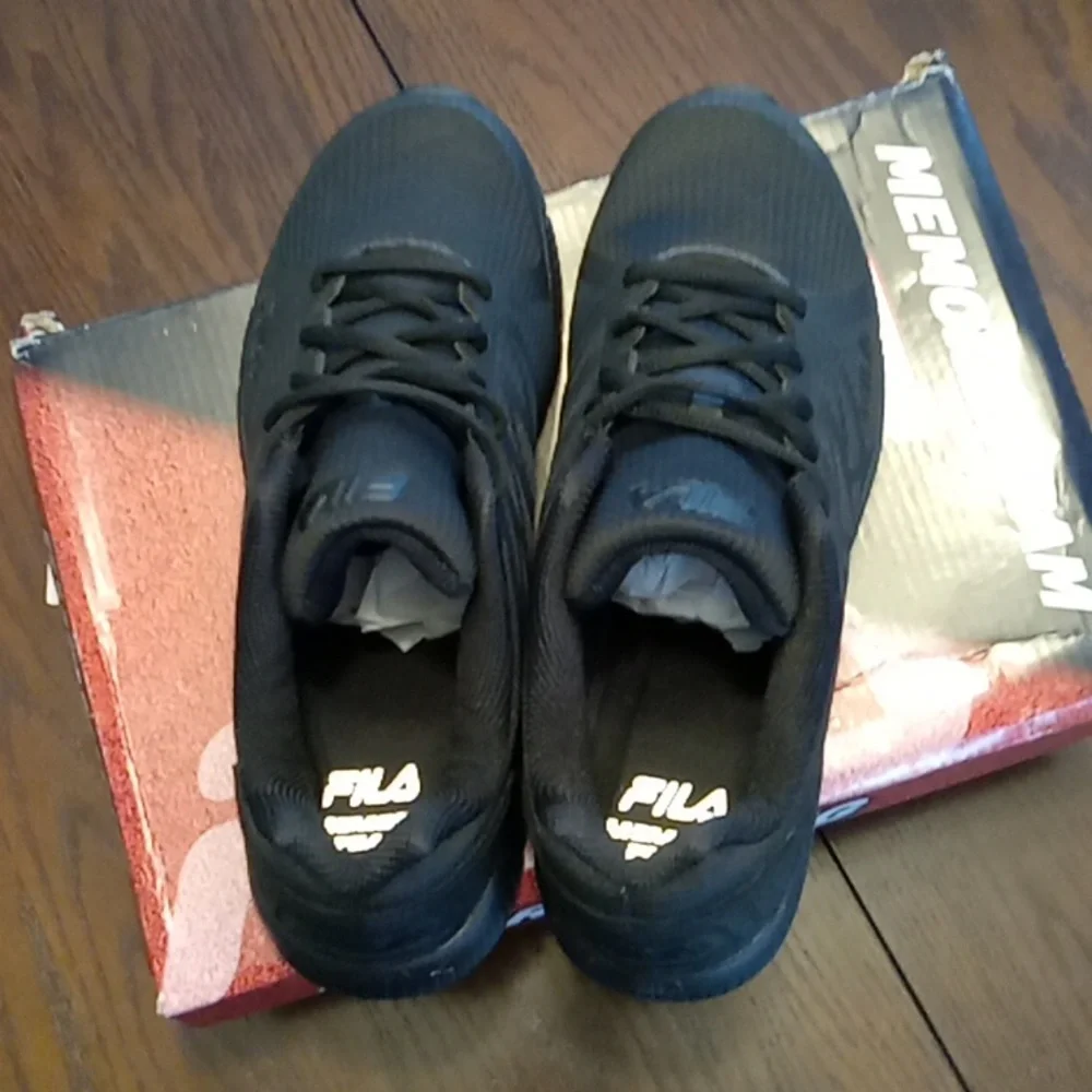 Fila women's athletic shoes-NEW